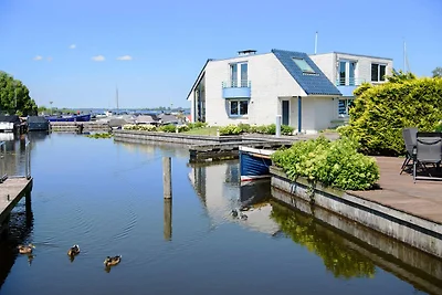 Spaziosa villa a Loosdrecht con terrazza