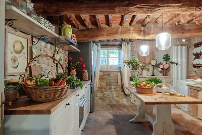 5 Schlafzimmer Villa mit Pool in Lucca