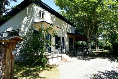 Moderna casa vacanze vicino alla foresta