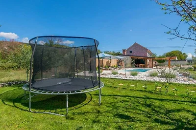 Eli Rustic mit privatem Pool