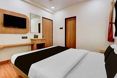 Townhouse Balewadi Stadium Hotel Sarovar