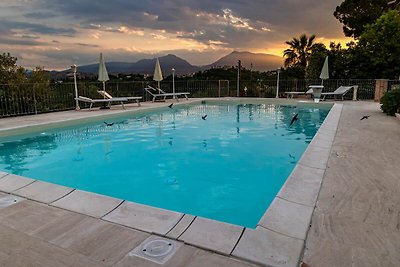 Villa con piscina riscaldata vicino al mare