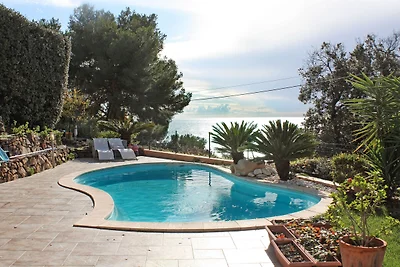 Confortevole casa vacanze con piscina