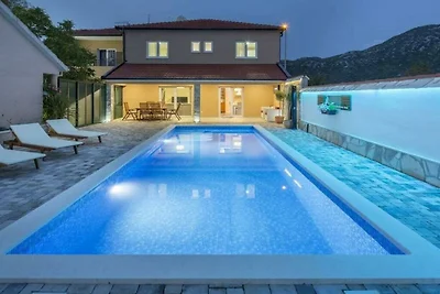 Zara con piscina idromassaggio riscaldata