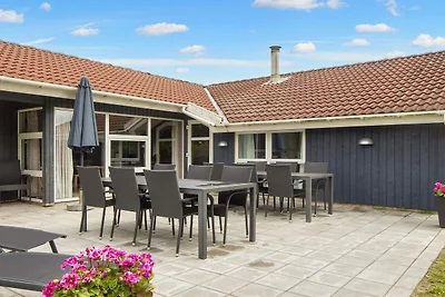 Luxuriöses Poolhaus in Strandnähe