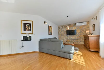 Wohnung mit Garten in Trogir