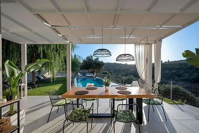 Lussuosa villa a Rethymno con piscina