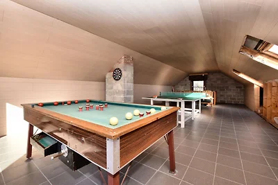 Ferienhaus in Nadrin mit privater Terrasse