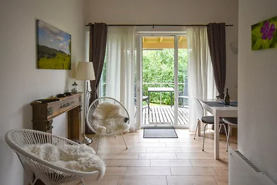 Bella casa per le vacanze in mezzo alla...