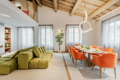 Royal Retreat in the Heart of Lucca