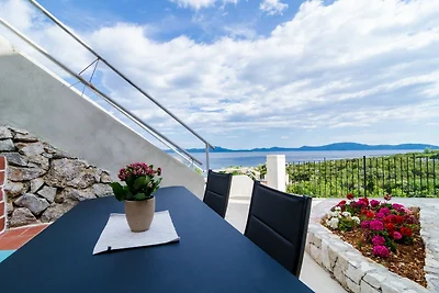 Villa mit 3 Schlafzimmern, Terrasse und Pool