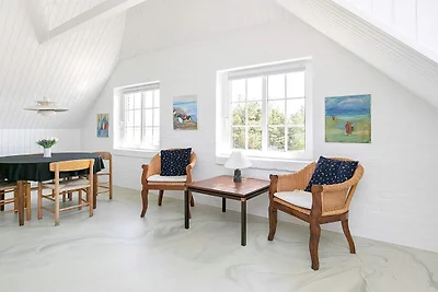 Spacieuse maison d'été avec sauna