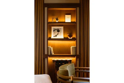 Vertraulicher Raum 3, nur einen Steinwurf vom...