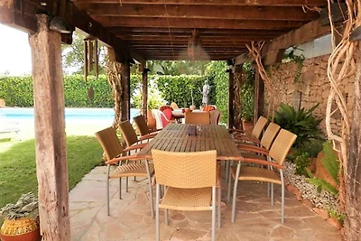 Ferienhaus auf Ibiza mit privatem Pool