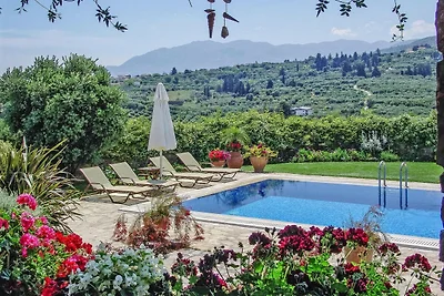 Haus mit Garten und Pool für alle
