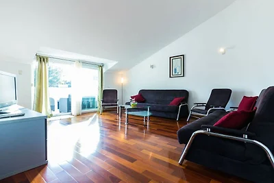 Classic Two Bedroom Apartment with Terrace (o...