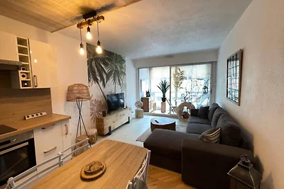 Wohnung in Grau du Roi am Strand