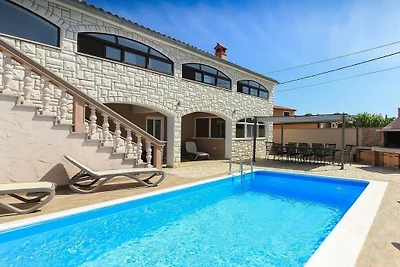 Dvori mit privaten Pool