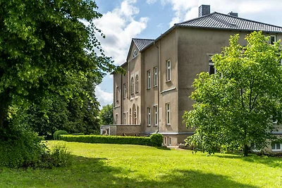 Herrenhaus am Seeufer