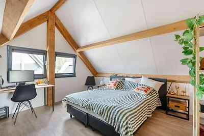 Luxury thatched holiday home for up to 6...