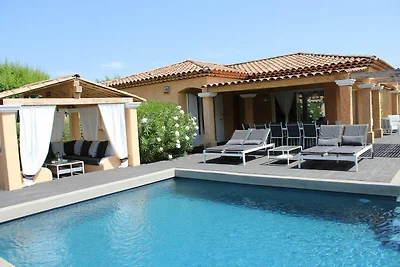 Holiday home with large garden and pool