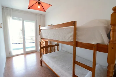 Apartment in Estartit with sea beach