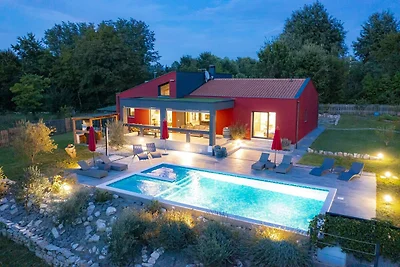 Geräumige Villa in Kraj Drage