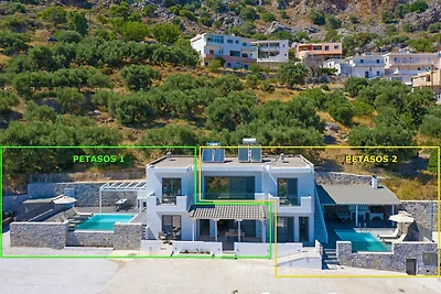 Villa a Sellia con piscina e vista mare