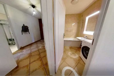 Camera accogliente in un accogliente appartam...