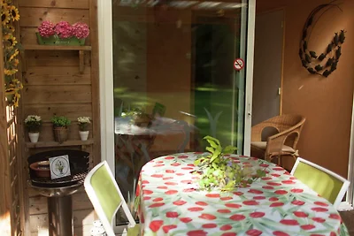 Accogliente chalet a Ponchel con laghetto