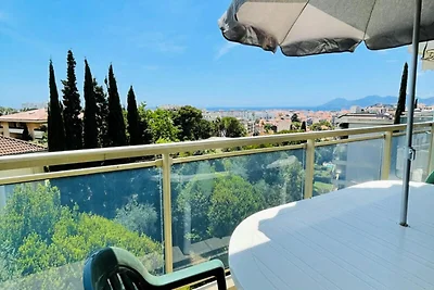 Appartamento a Cannes con piscina e balcone
