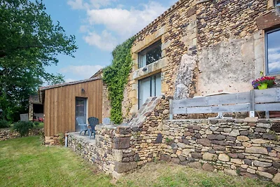 Ferienhaus in Mazeyrolles mit Garten