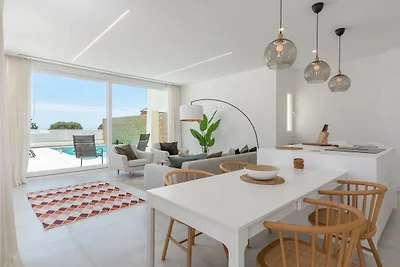 Modern Villa with Private Pool & Rooftop...