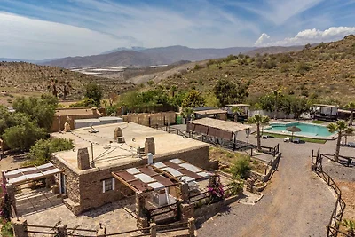 Casa Dalia met zeezicht en zwembad in Adra