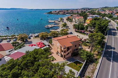 Küstenwohnung in Sibenik-Brodarica