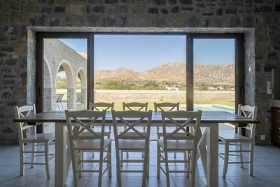 Charmante Familienvilla mit Pool in Koxare