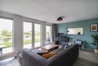 Bungalow am Wasser in Makkum mit Anlegestelle