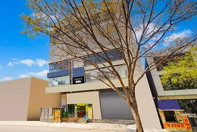 Stadthaus DLF Newtown