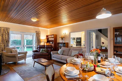 Charmantes Ferienhaus mit Ladegerät für Elekt...