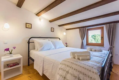 Ferienhaus in Pjescana Uvala in Strandnähe