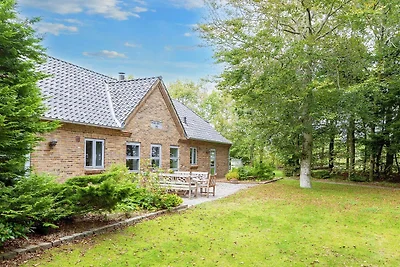 8 person holiday home in Thyholm-By Traum