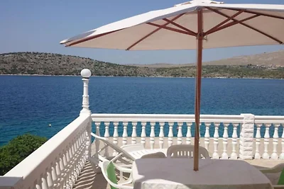 One Bedroom Apartment With Terrace And Sea...