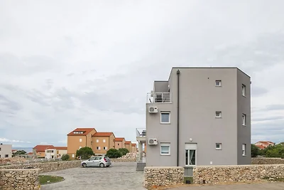 Appartamento  vicino alla spiaggia di Zrče