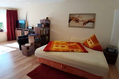 Sonnige Ferienwohnung am Wald / Büdnerreihe