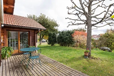 Spazioso chalet con piscina ad Abbevillers