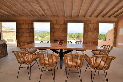 Haus in Llubá mit entspannendem Außenbereich