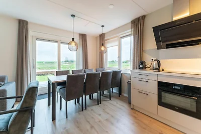 Modernes Ferienhaus in Strandnähe