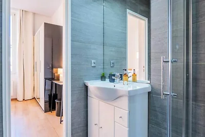 Luxuriöses 3-Zimmer-Apartment, 200 m von den ...