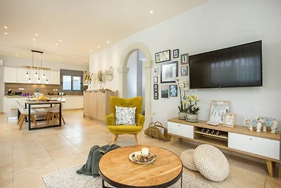 Villa con piscina privata a Kalithies.