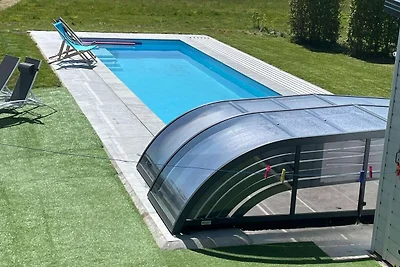 Schönes Ferienhaus mit Schwimmbad